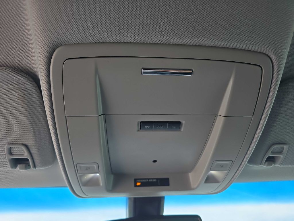 2017 Chevrolet Tahoe Image 20