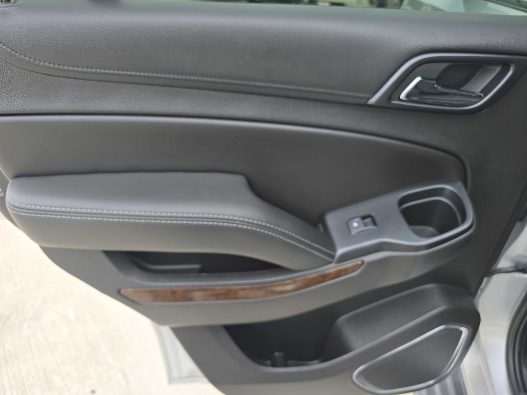 2017 Chevrolet Tahoe Image 22