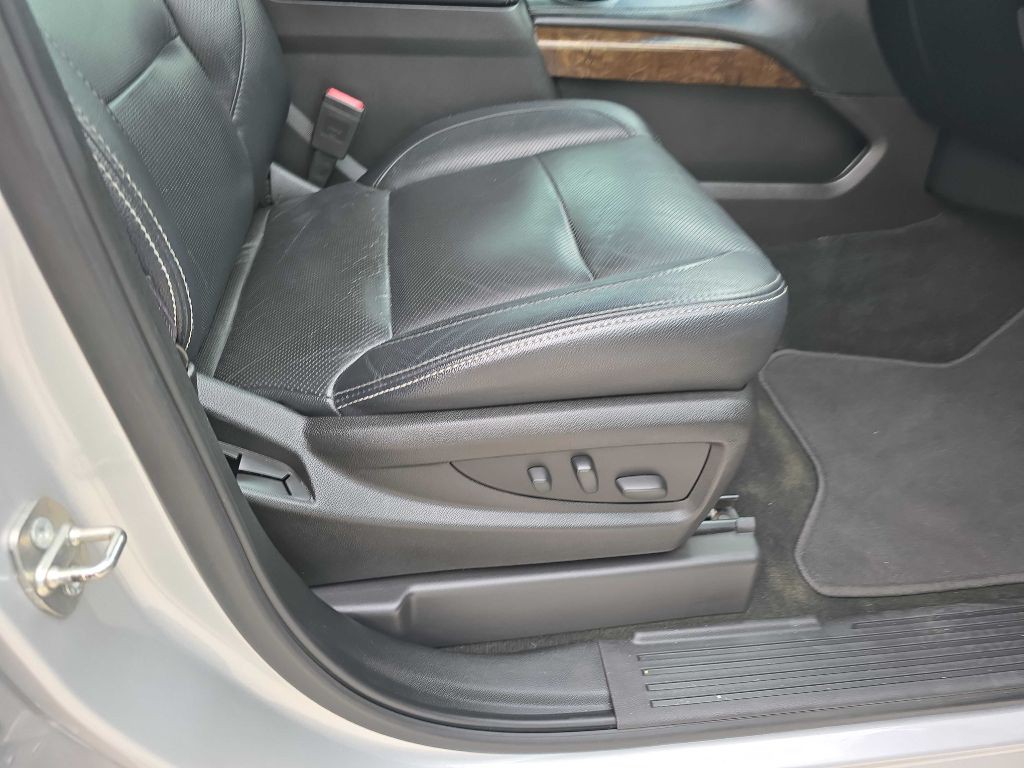 2017 Chevrolet Tahoe Image 32