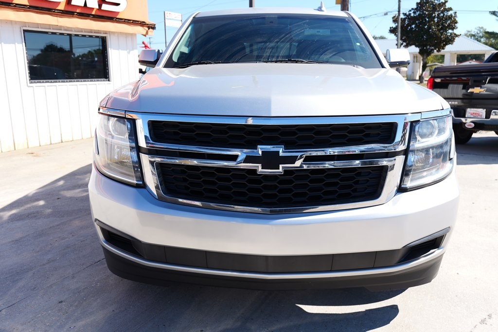 2017 Chevrolet Tahoe Image 2