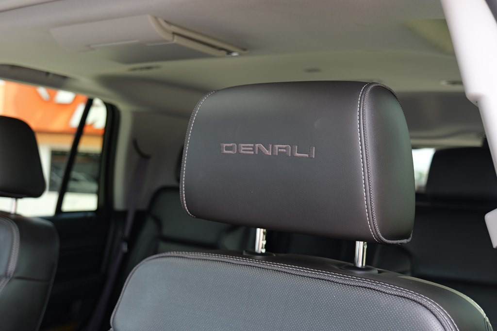 2015 GMC Yukon Image 16