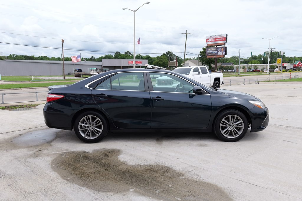 2016 Toyota Camry Image 5