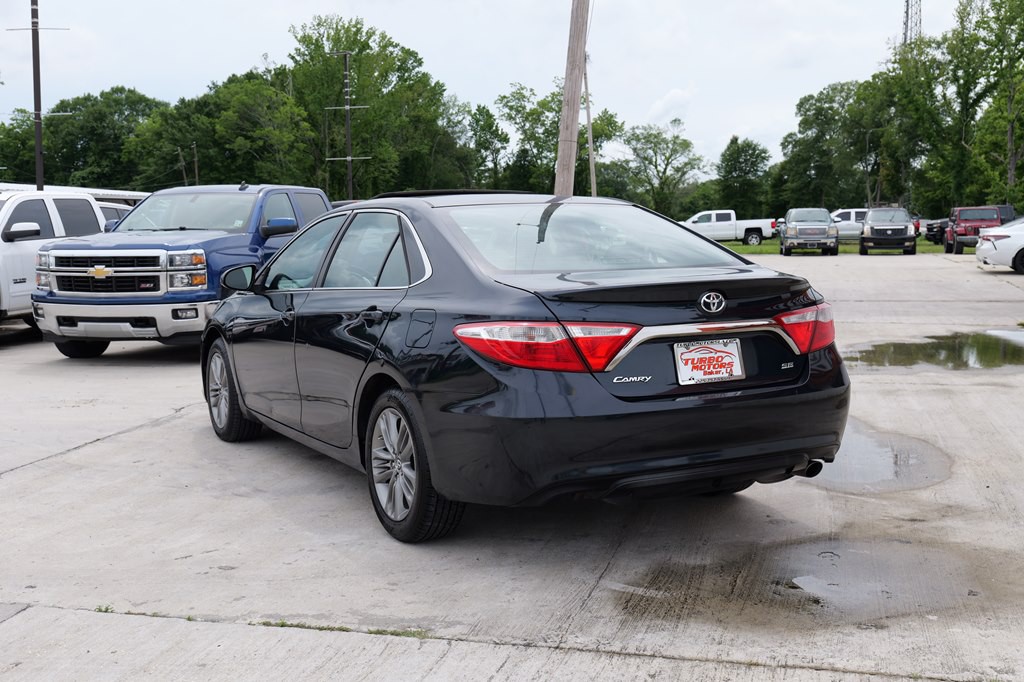 2016 Toyota Camry Image 9