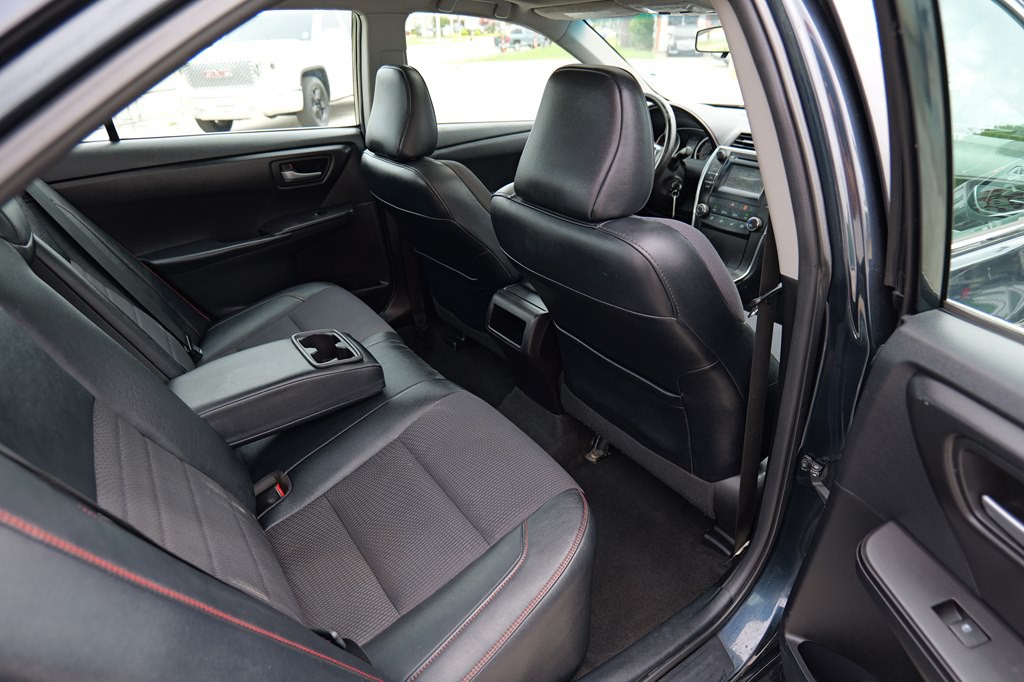 2016 Toyota Camry Image 24