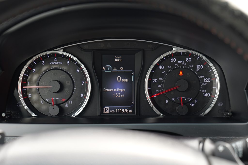 2016 Toyota Camry Image 36
