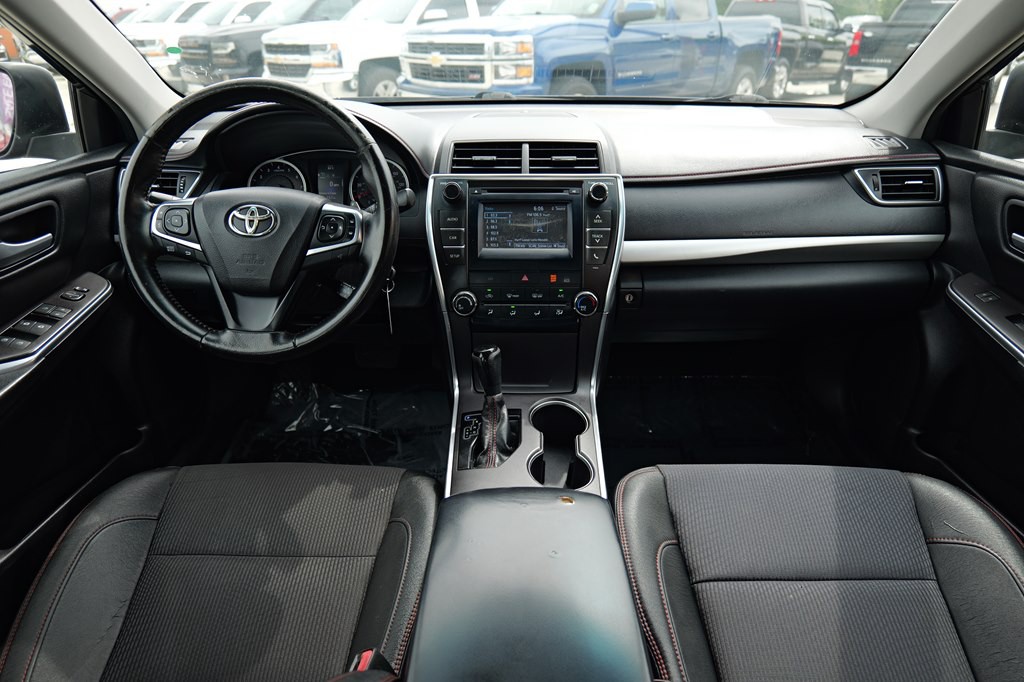 2016 Toyota Camry Image 37