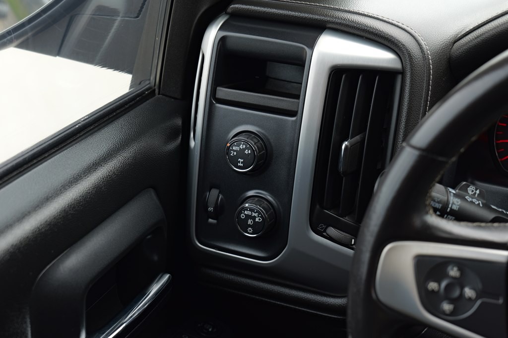 2015 GMC Sierra Image 30