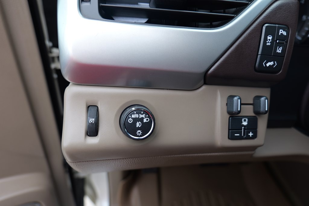 2015 Chevrolet Tahoe Image 16