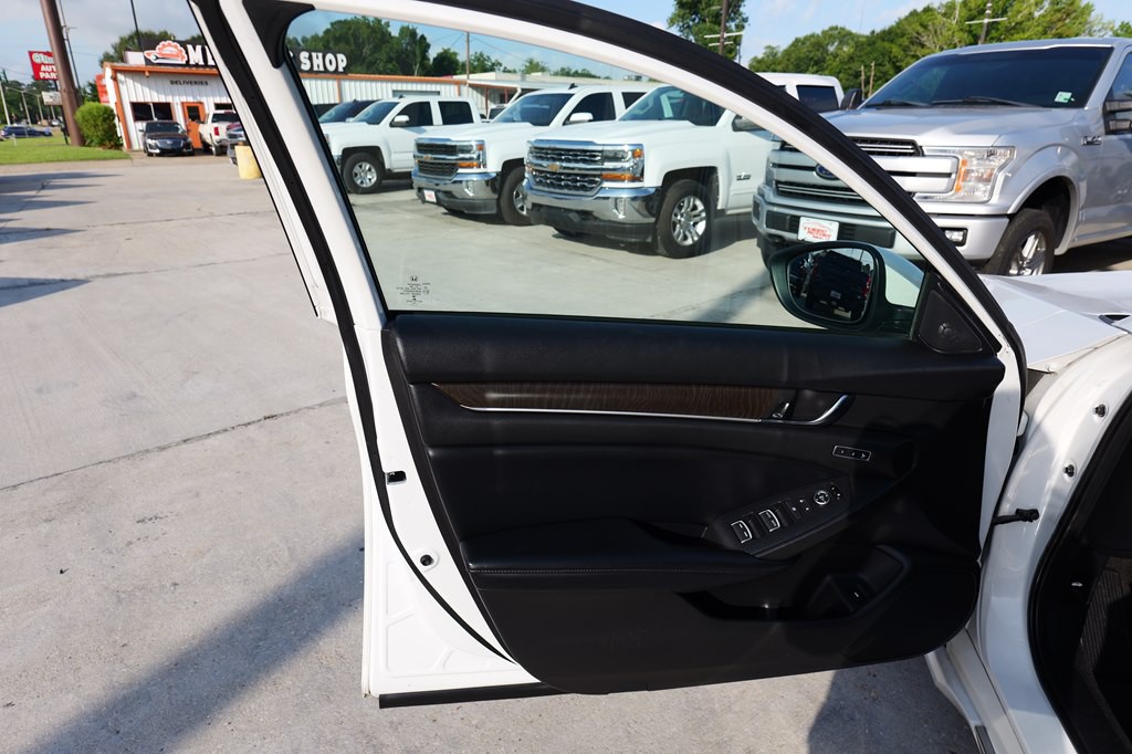 2018 Honda Accord Image 13