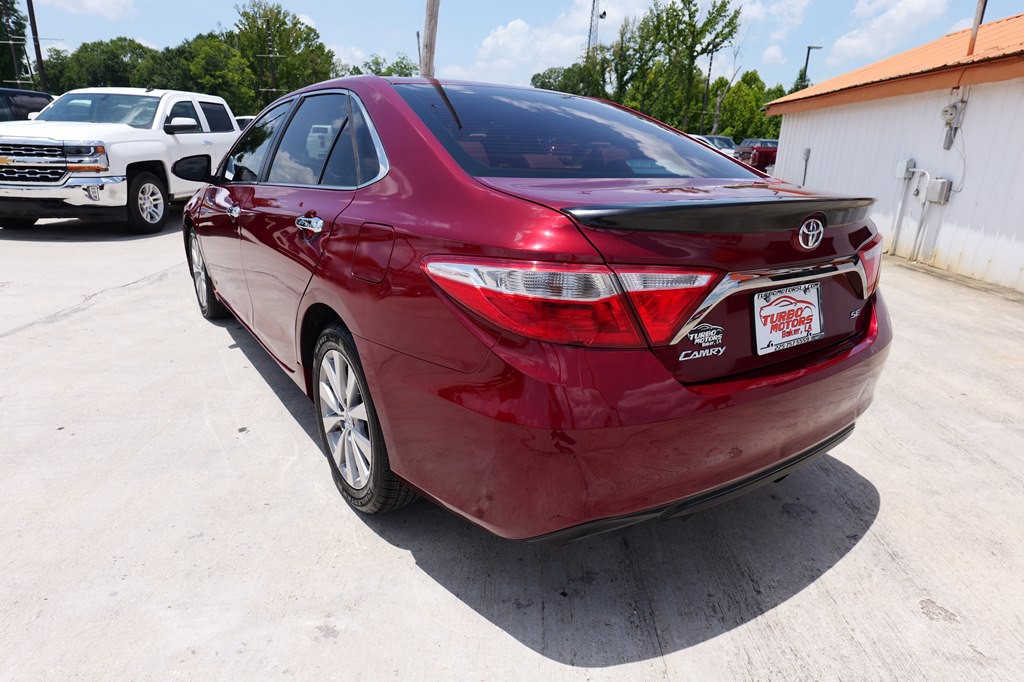 2016 Toyota Camry Image 7
