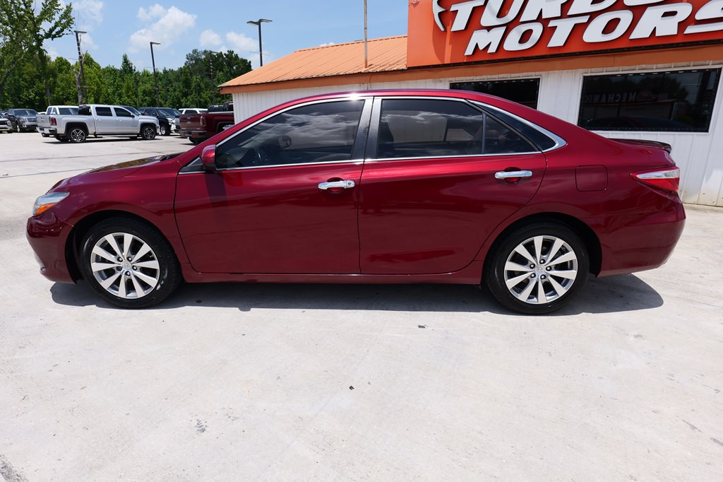 2016 Toyota Camry Image 8