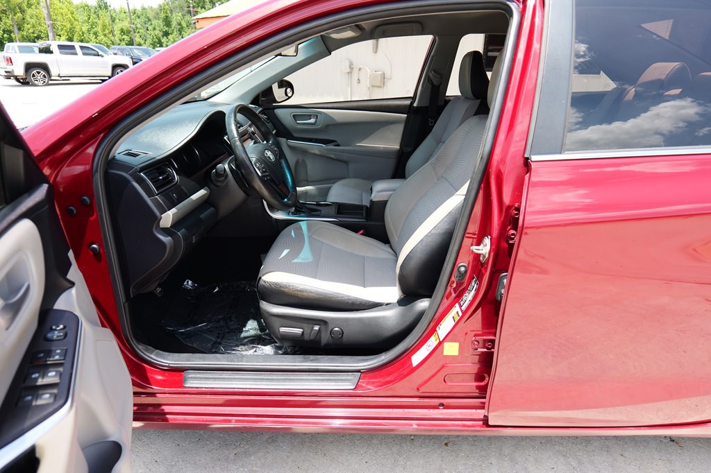 2016 Toyota Camry Image 10