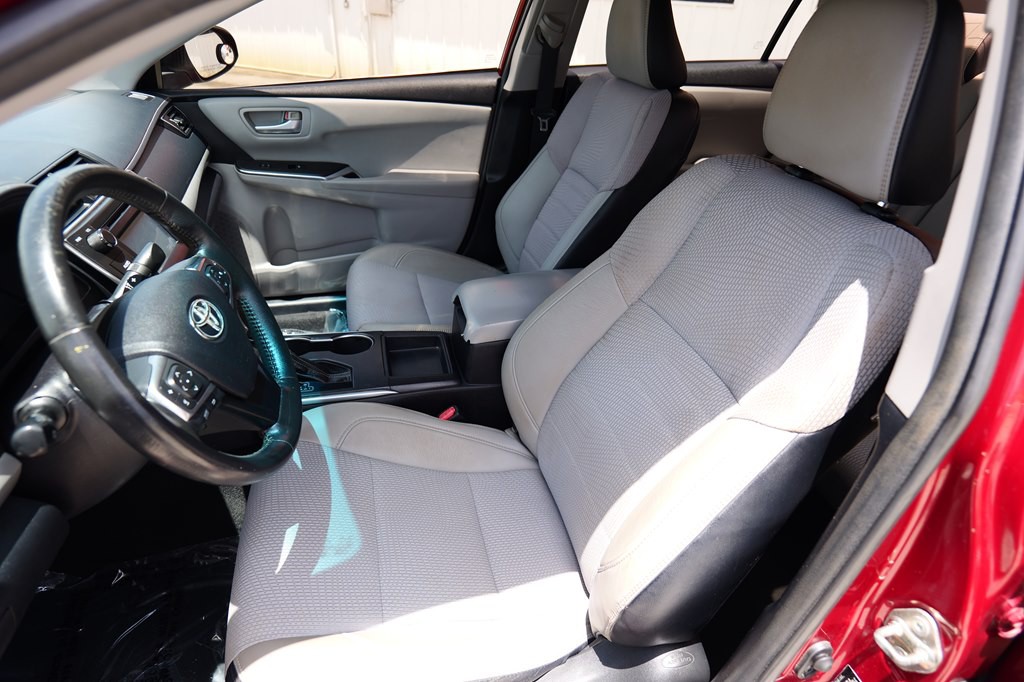 2016 Toyota Camry Image 12