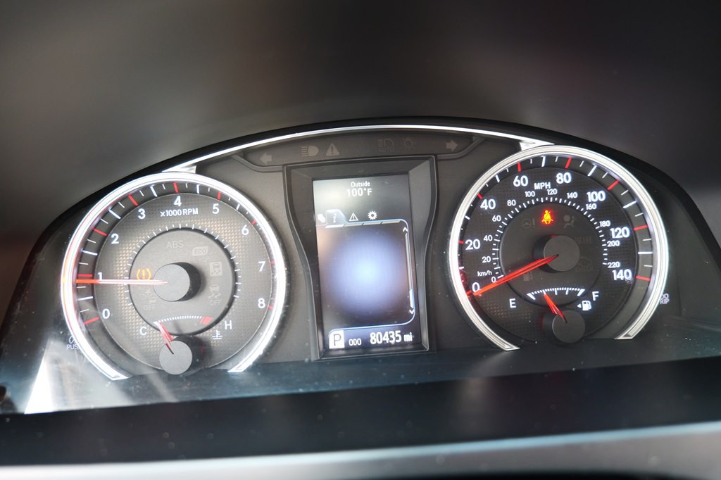 2016 Toyota Camry Image 19