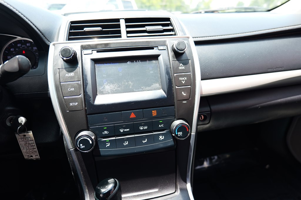 2016 Toyota Camry Image 20