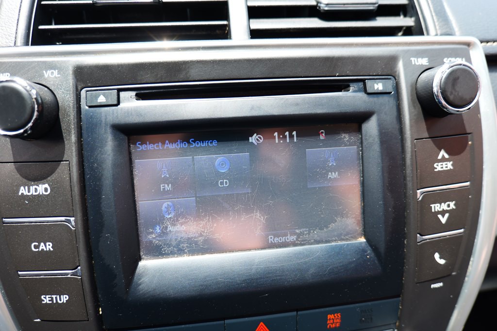 2016 Toyota Camry Image 21