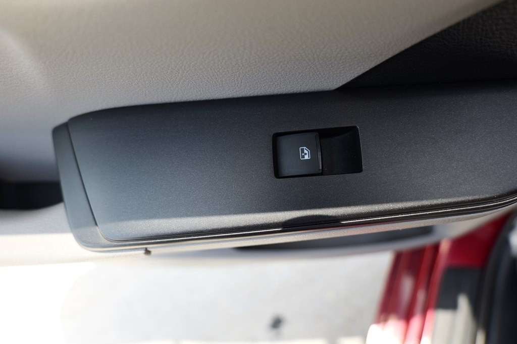 2016 Toyota Camry Image 31