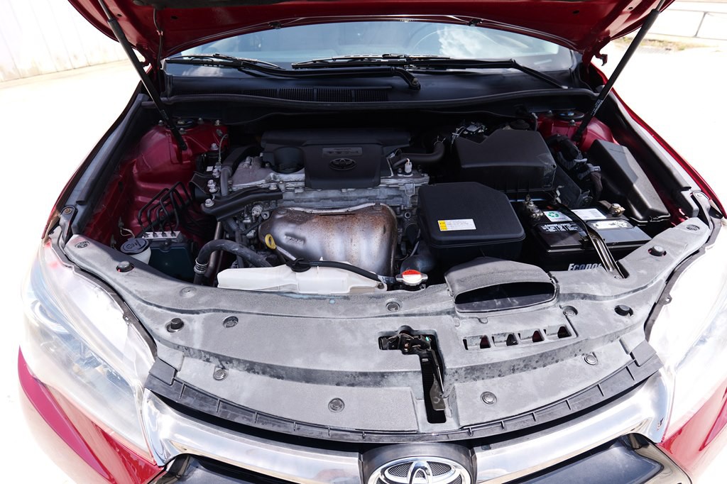 2016 Toyota Camry Image 44