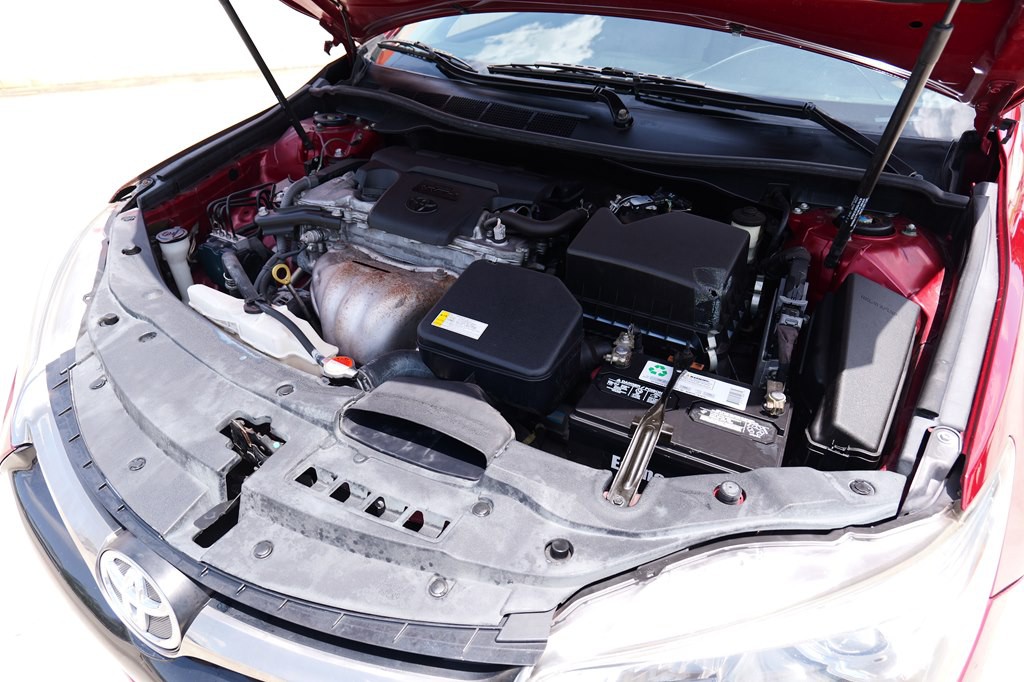 2016 Toyota Camry Image 46