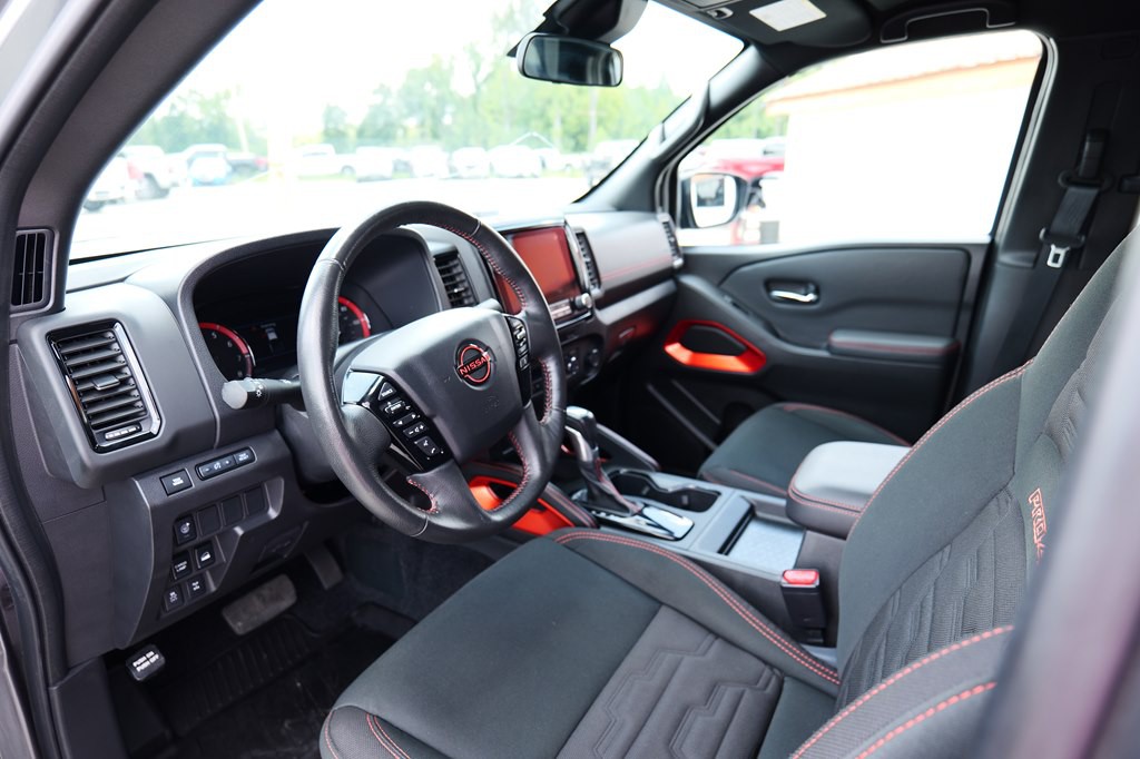 2024 Nissan Frontier Image 11