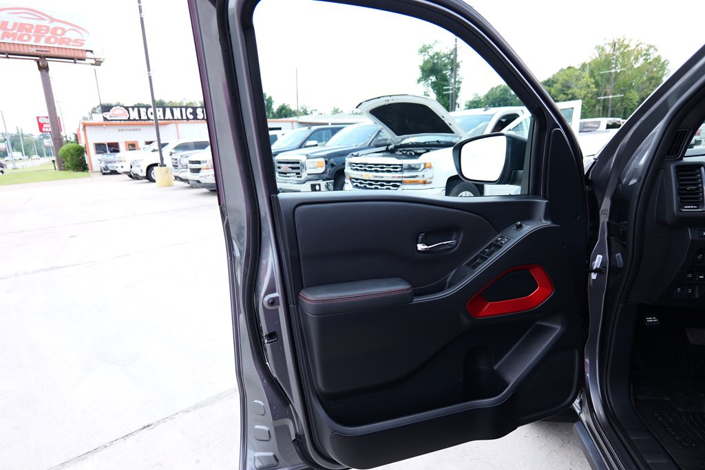 2024 Nissan Frontier Image 13