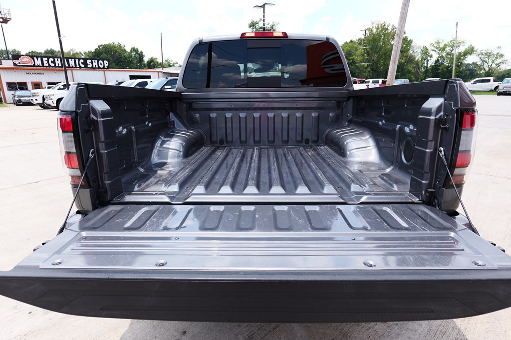 2024 Nissan Frontier Image 32