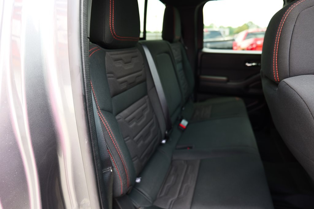 2024 Nissan Frontier Image 34