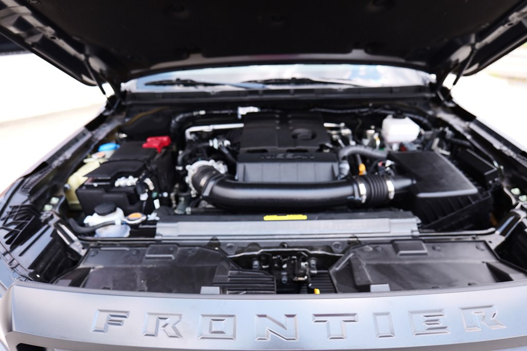 2024 Nissan Frontier Image 40
