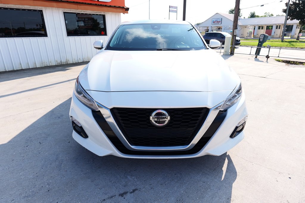 2022 Nissan Altima Image 2