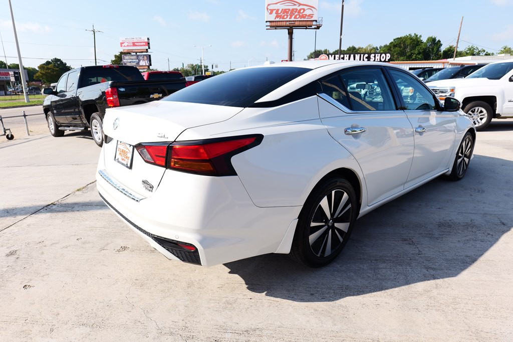 2022 Nissan Altima Image 5