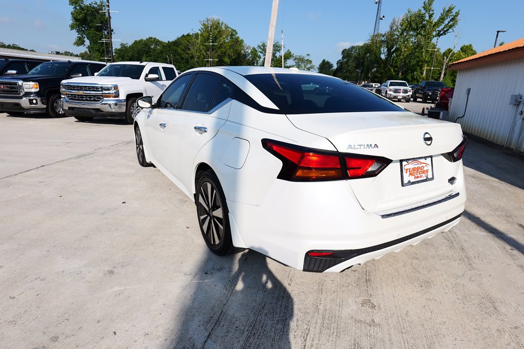 2022 Nissan Altima Image 7