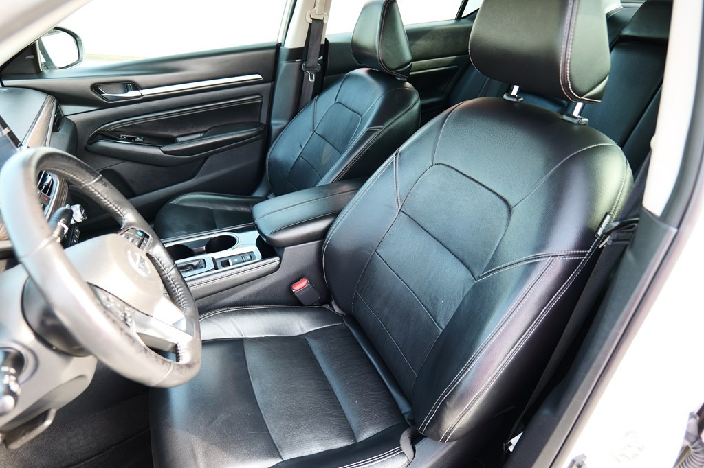 2022 Nissan Altima Image 12