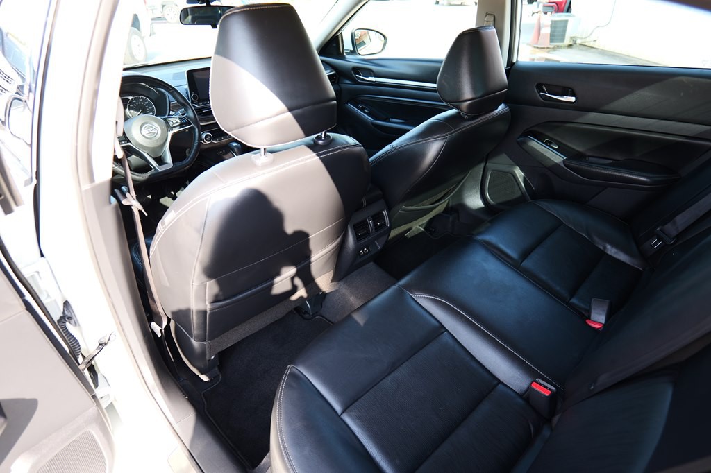 2022 Nissan Altima Image 30