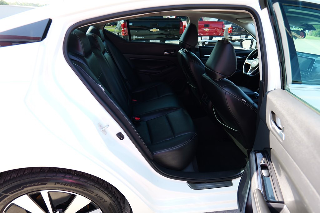 2022 Nissan Altima Image 37