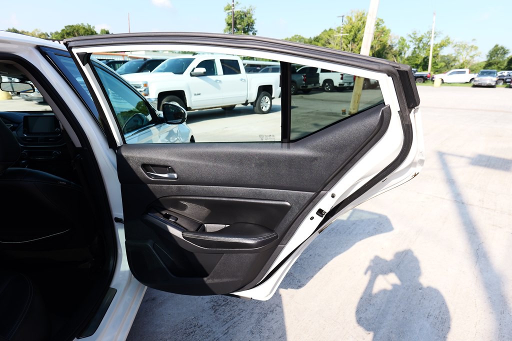 2022 Nissan Altima Image 40