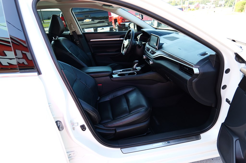 2022 Nissan Altima Image 42