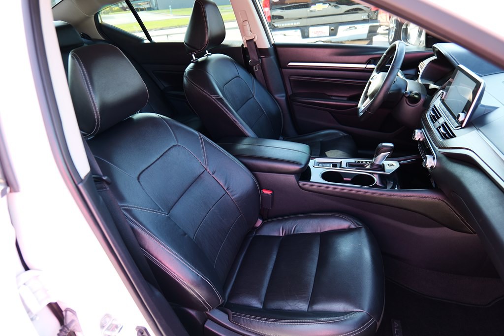 2022 Nissan Altima Image 43
