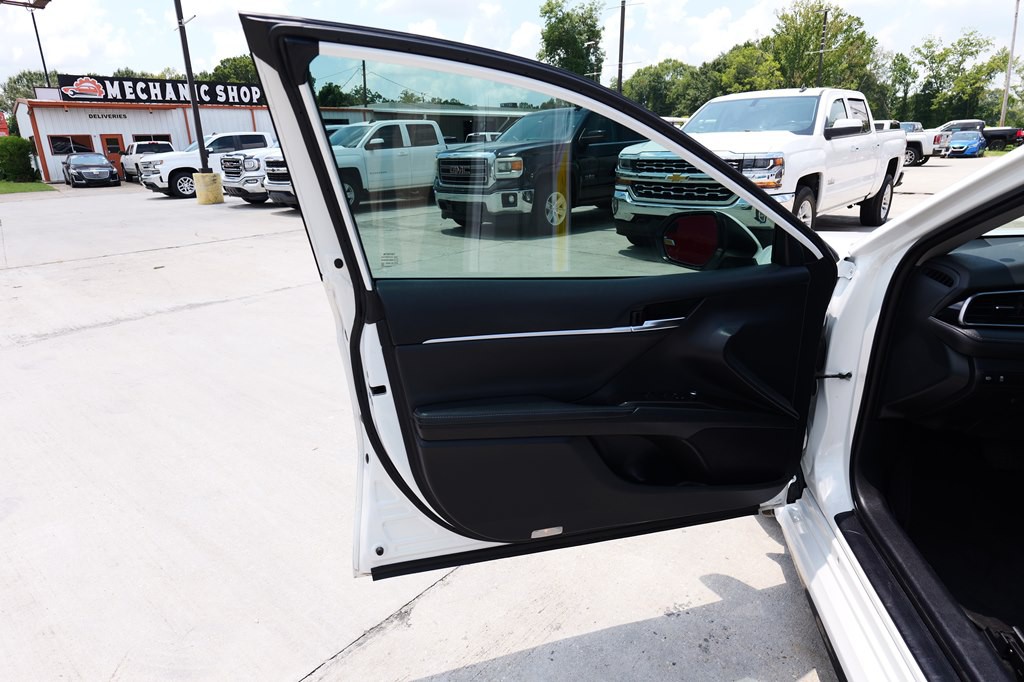 2022 Toyota Camry Image 14