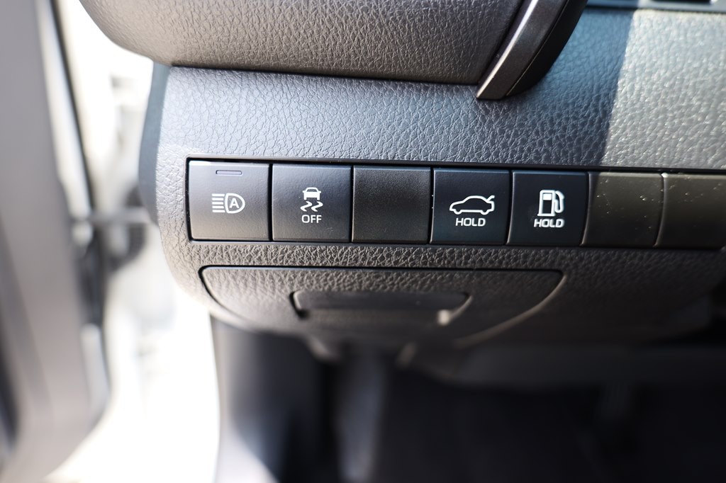 2022 Toyota Camry Image 16