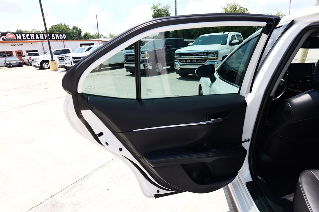 2022 Toyota Camry Image 32
