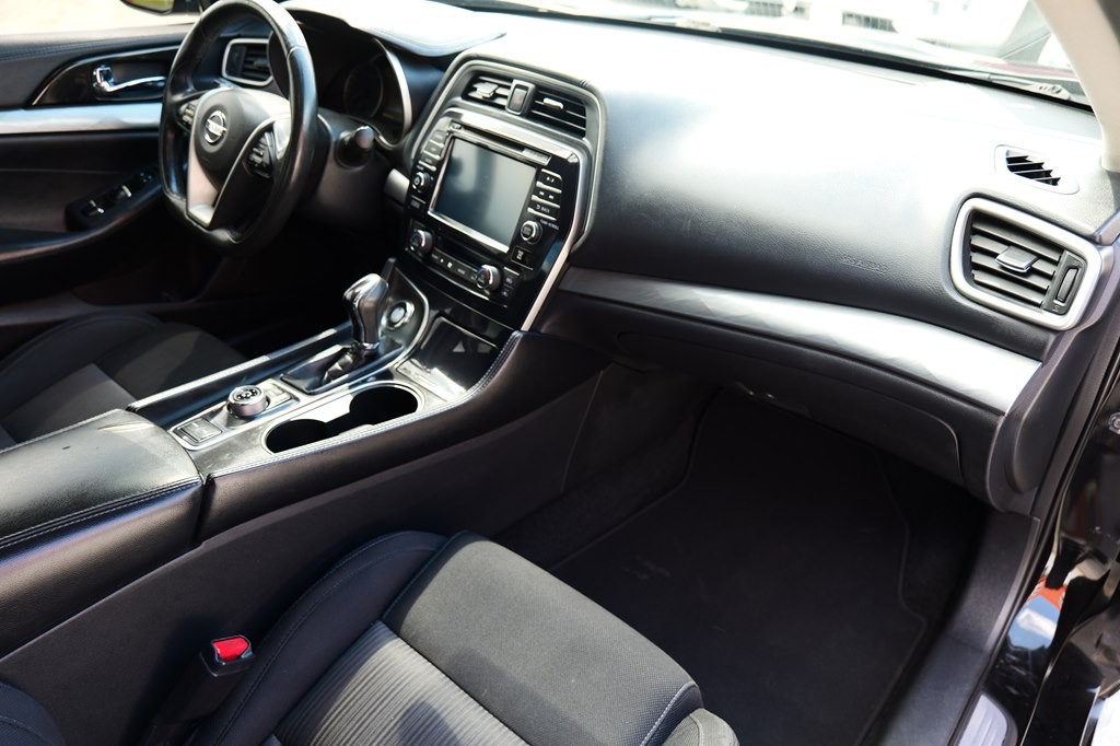 2018 Nissan Maxima Image 40
