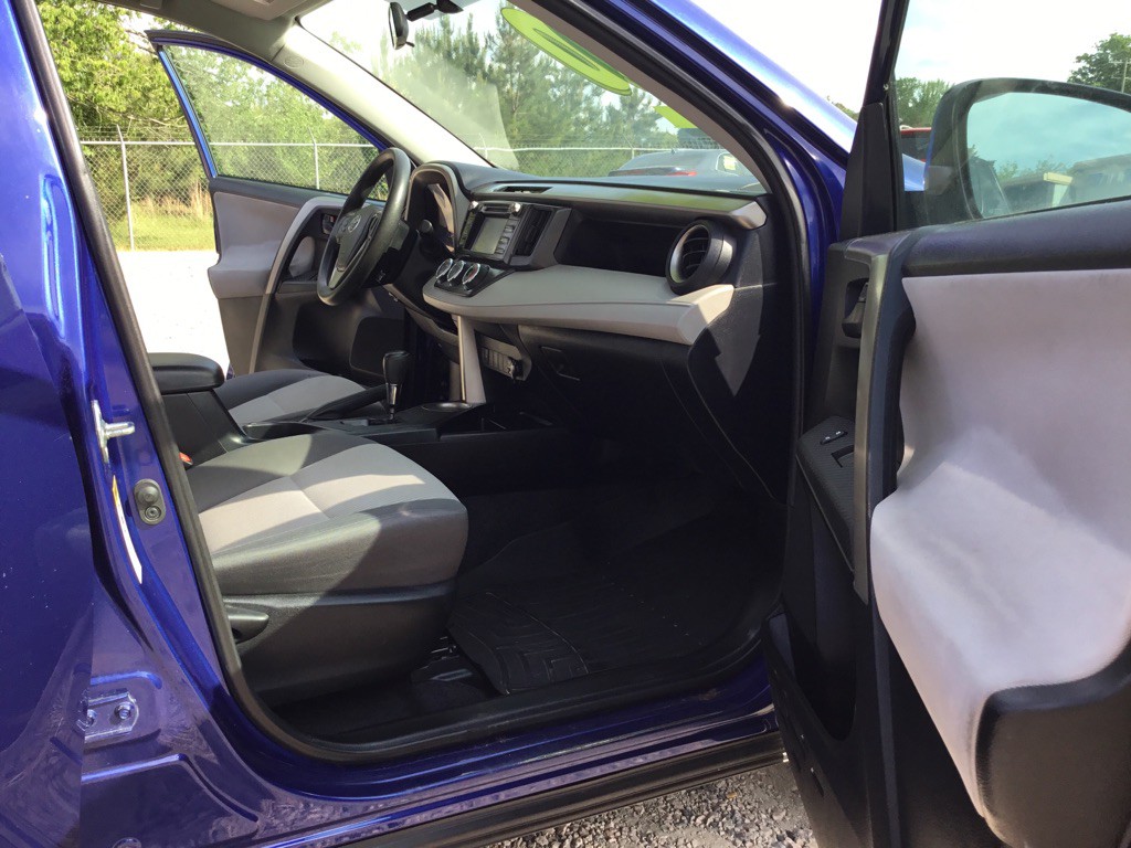 2015 Toyota Rav4 Image 11