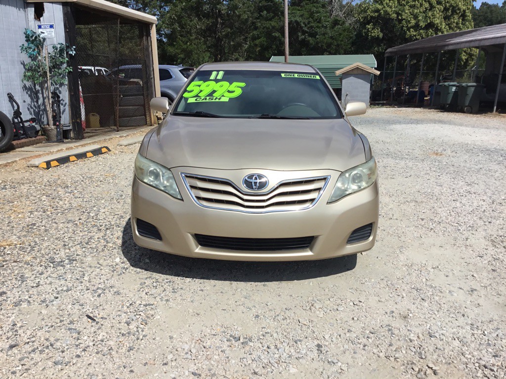 2011 Toyota Camry Image 2