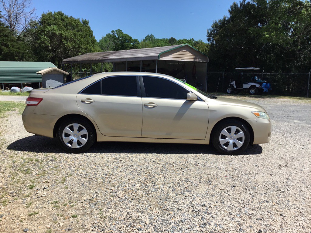 2011 Toyota Camry Image 4