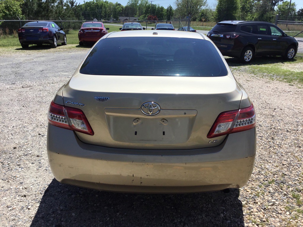 2011 Toyota Camry Image 6