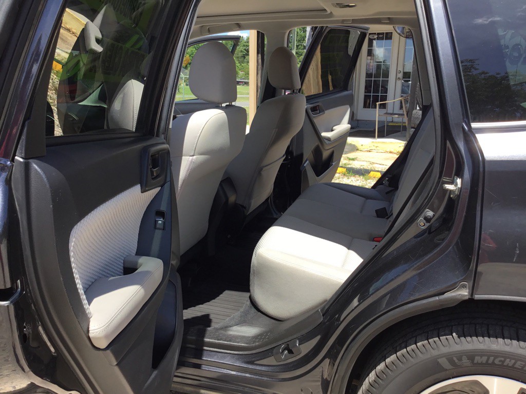 2017 Subaru Forester Image 10