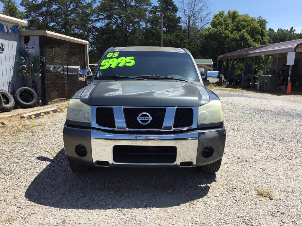 2005 Nissan Titan Image 2
