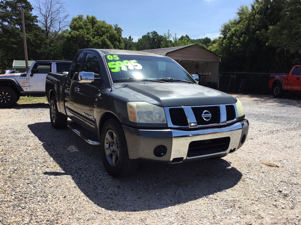 2005 Nissan Titan Image 3