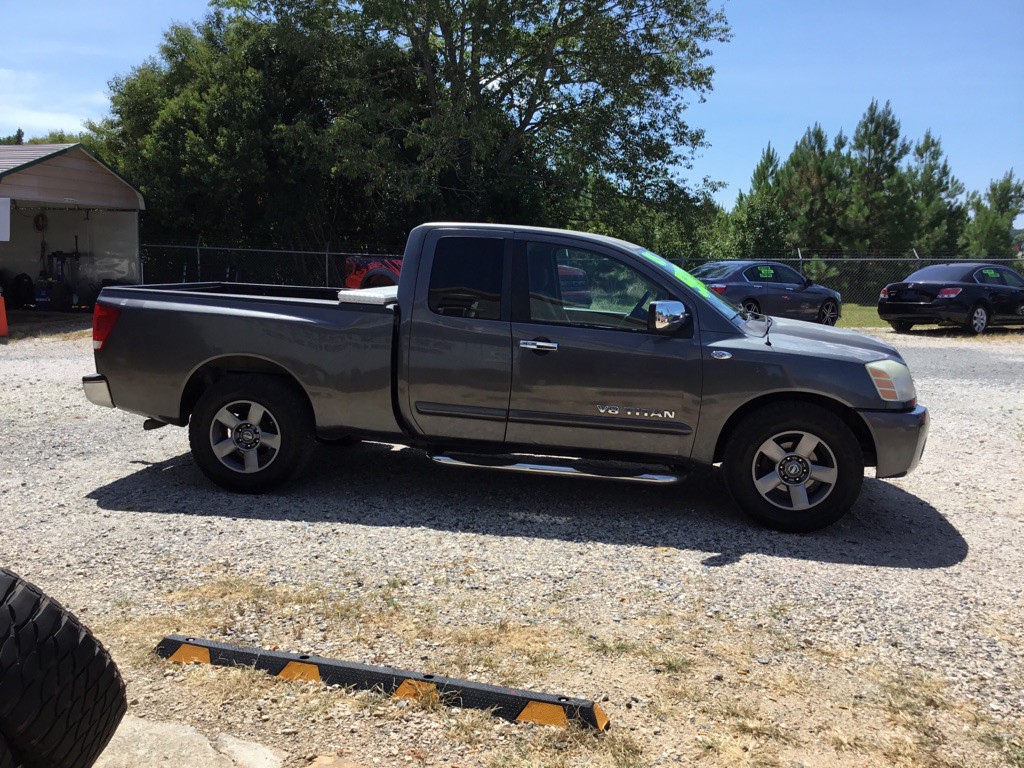 2005 Nissan Titan Image 4