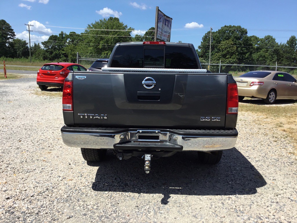 2005 Nissan Titan Image 7